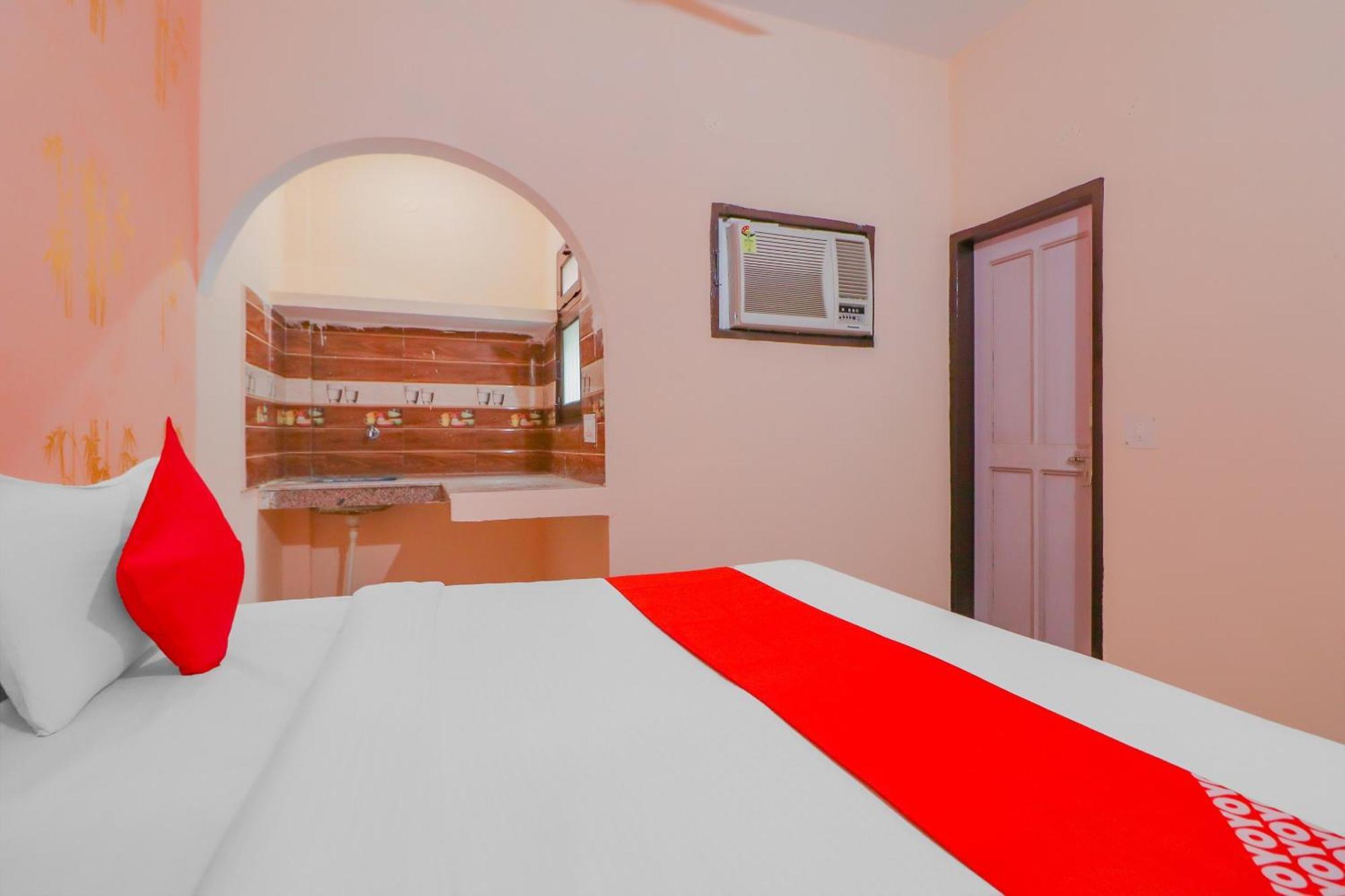 Hotel O Bhardwaj Guest House Garhi Harsaru Extérieur photo