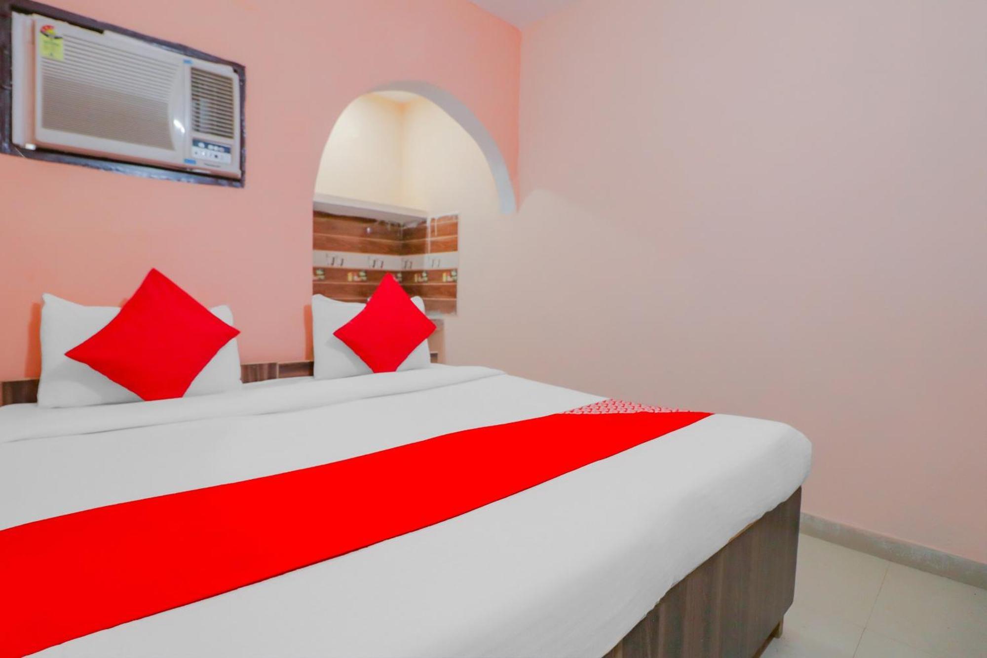 Hotel O Bhardwaj Guest House Garhi Harsaru Extérieur photo