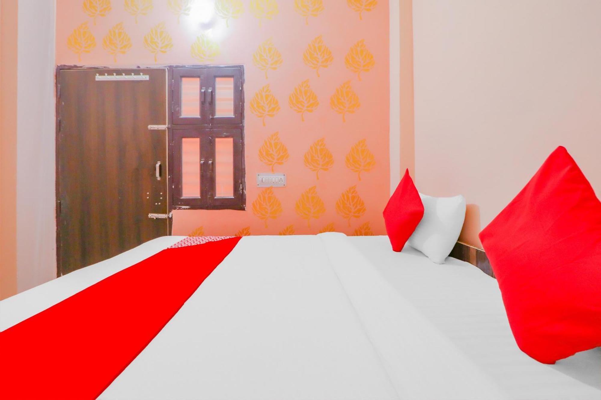 Hotel O Bhardwaj Guest House Garhi Harsaru Extérieur photo