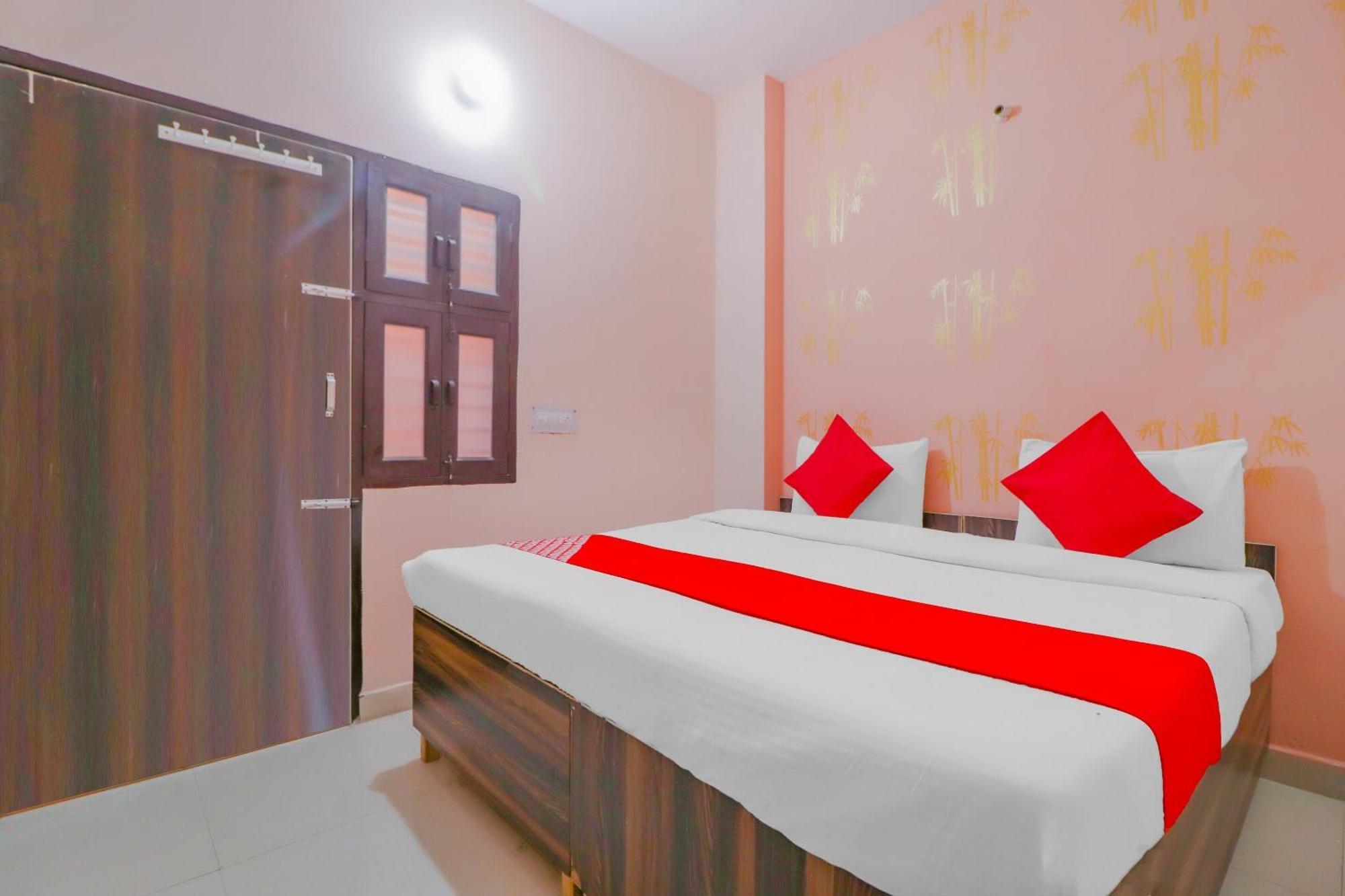 Hotel O Bhardwaj Guest House Garhi Harsaru Extérieur photo