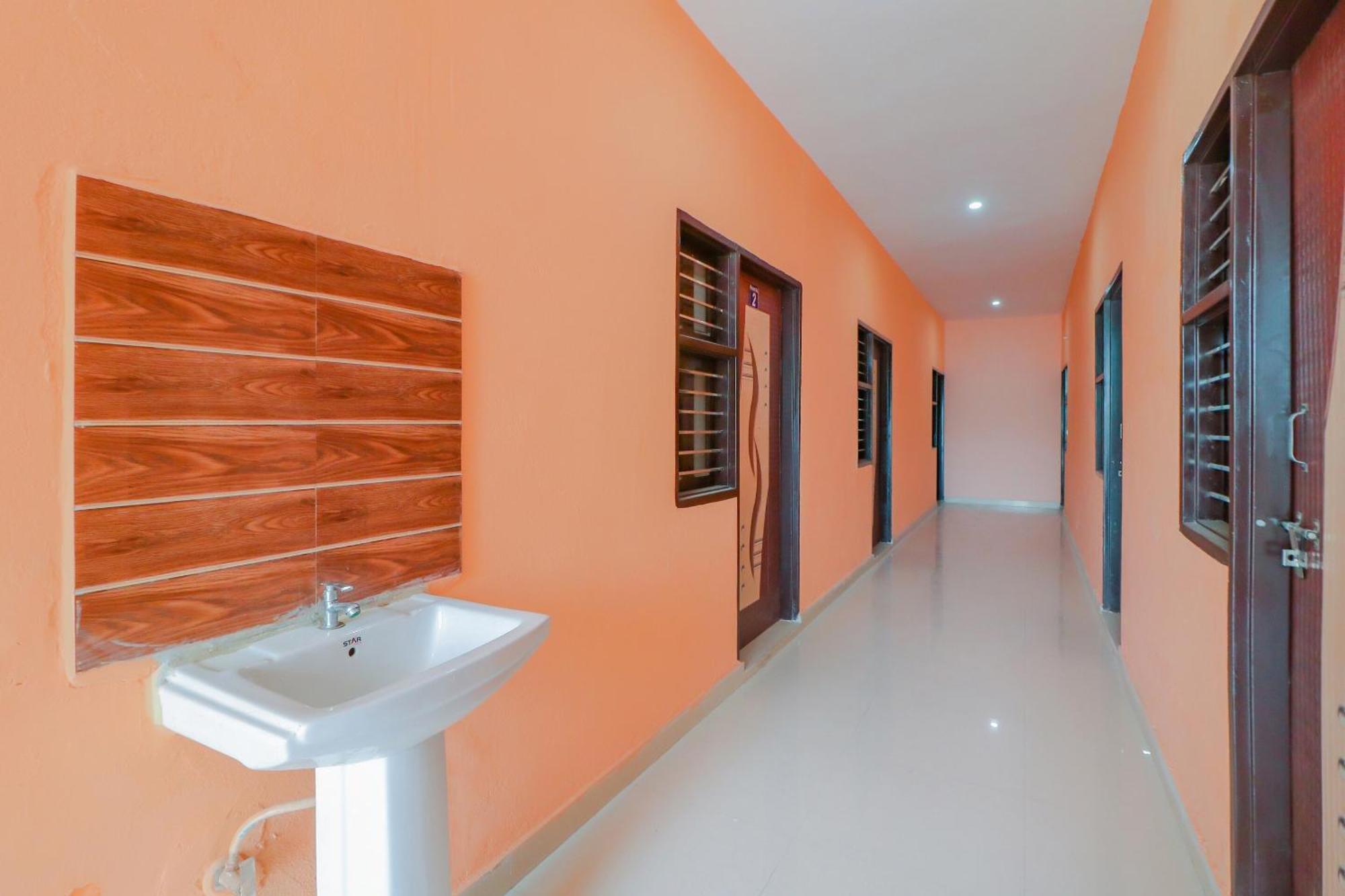Hotel O Bhardwaj Guest House Garhi Harsaru Extérieur photo