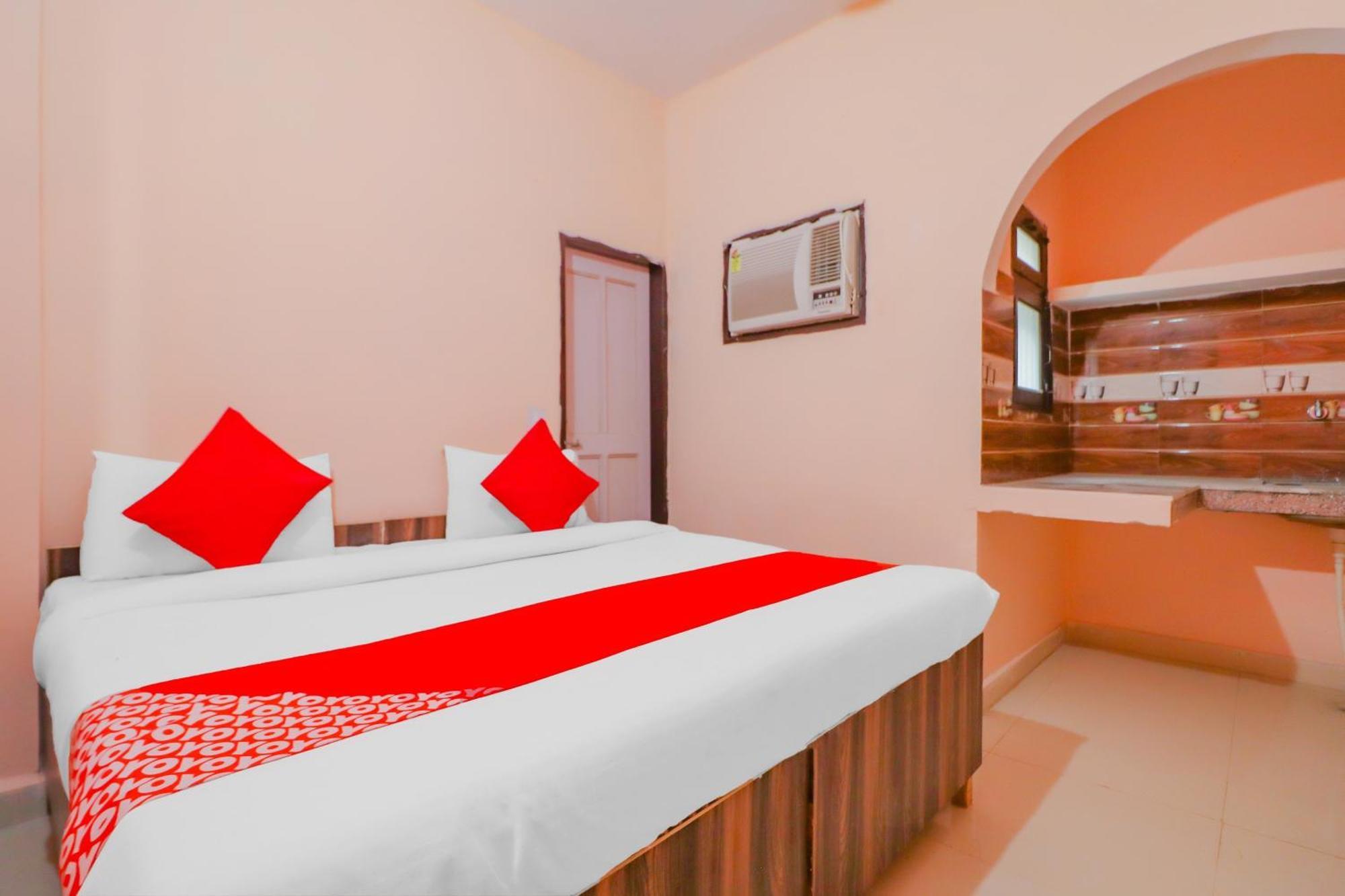 Hotel O Bhardwaj Guest House Garhi Harsaru Extérieur photo